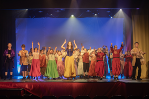 Snow White and the 11½ Dwarfs show photos