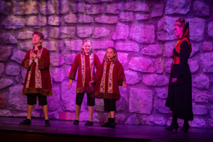 Snow White and the 11½ Dwarfs show photos