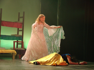 Snow White and the 11½ Dwarfs show photos