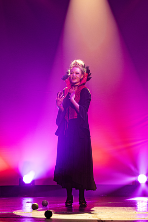 Snow White and the 11½ Dwarfs show photos