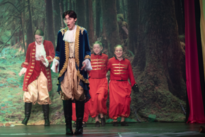 Snow White and the 11½ Dwarfs show photos