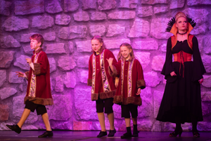 Snow White and the 11½ Dwarfs show photos