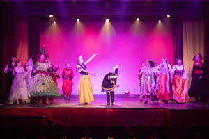 Snow White and the 11½ Dwarfs show photos
