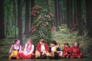 Snow White and the 11½ Dwarfs show photos