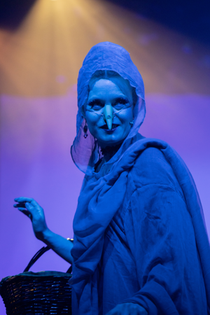 Snow White and the 11½ Dwarfs show photos