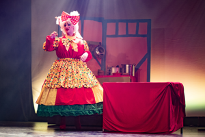 Snow White and the 11½ Dwarfs show photos