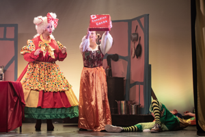 Snow White and the 11½ Dwarfs show photos
