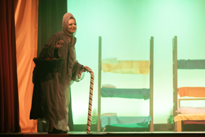 Snow White and the 11½ Dwarfs show photos