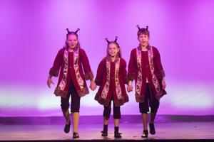 Snow White and the 11½ Dwarfs show photos