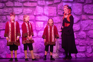 Snow White and the 11½ Dwarfs show photos