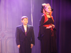 Snow White and the 11½ Dwarfs show photos