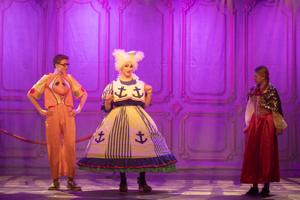 Snow White and the 11½ Dwarfs show photos