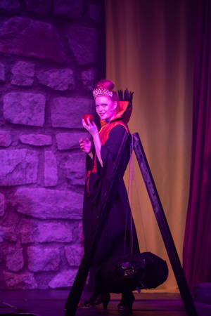 Snow White and the 11½ Dwarfs show photos