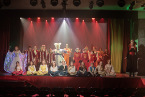 Snow White and the 11½ Dwarfs show photos
