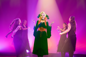 Snow White and the 11½ Dwarfs show photos