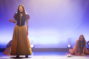 Snow White and the 11½ Dwarfs show photos