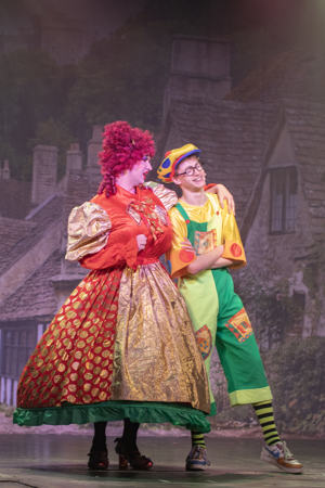 Snow White and the 11½ Dwarfs show photos