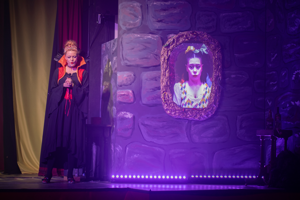 Snow White and the 11½ Dwarfs show photos